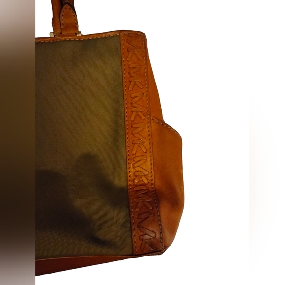 Rare Vintage Michael Kors Tan and Olive Green Shoulder Bag - Picture 8 of 12